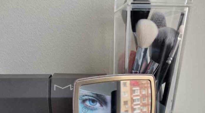 Hourglass ambient lighting edit-universe