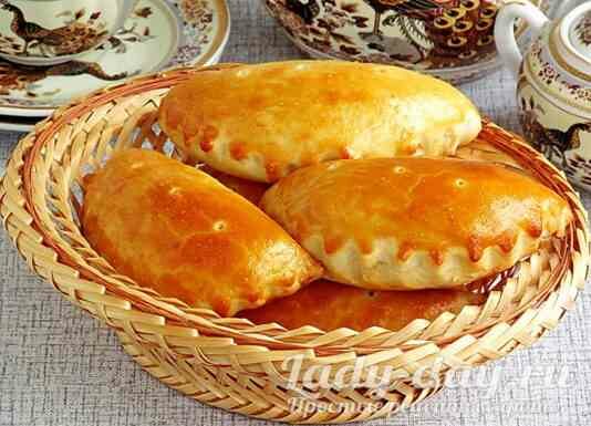 Найсмачніші пиріжки-гребінці з рисом і рибою уминають за один присід