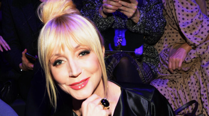 Скромно і зі смаком: крістіна орбакайте одягла сукню в драматичному стилі