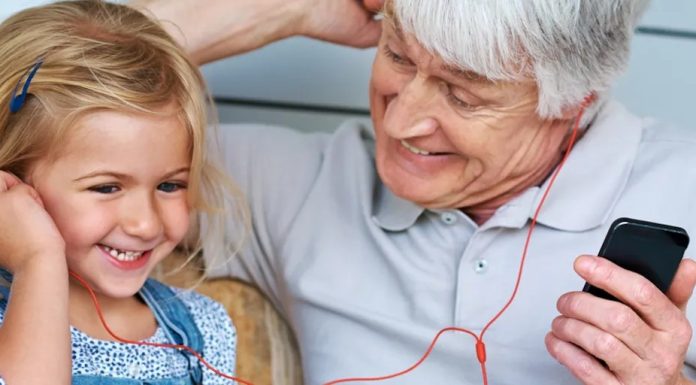 Чи можуть подкасти виправити проблеми, пов’язані з екранним часом для дітей?