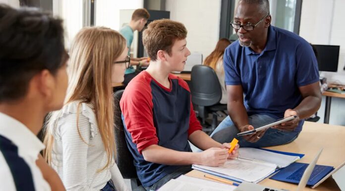 Переосмысление строгости: подготовка студентов к эпохе искусственного интеллекта