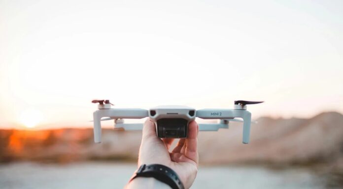 Заборона безпілотників FCC: що означають нові обмеження для DJI, пілотів і ринку США