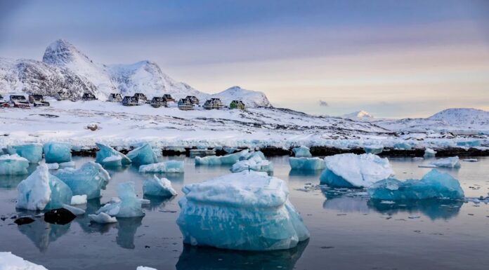 Можливо, вчені щойно розгадали одну з найдивніших таємниць крижаного щита Гренландії