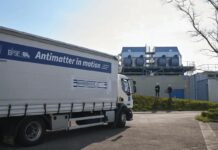 Фізики щойно здійснили подорож із вантажем антиматерії. Ось як це було