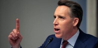 Senator Hawley dringt aan op verbod op abortuspil op basis van in diskrediet gebrachte claims