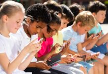 Зрушення щодо екранного часу в школах: адаптація до нових освітніх реалій