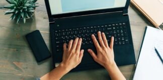 Kryzys dostępności cyfrowej: szkoły stoją w obliczu zbliżających się terminów prawnych i rosnącej niepewności