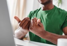 Мін’юст США відклав терміни забезпечення доступності веб-сайтів для шкіл: перепочинок чи ризик?