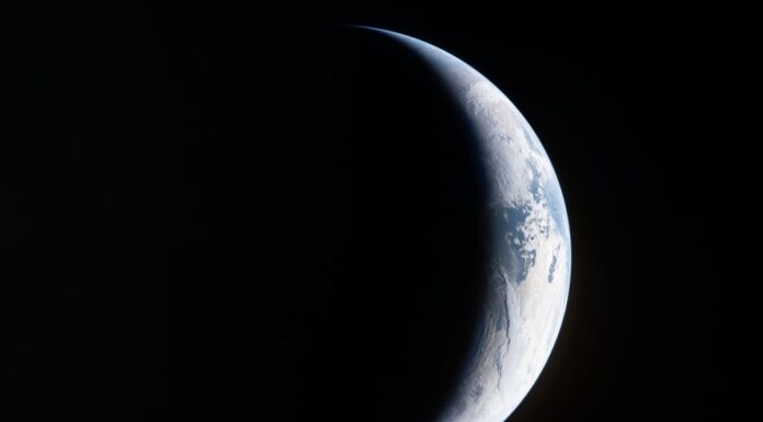 Artemis II наближається до обльоту Місяця: нові рекорди у глибокому космосі