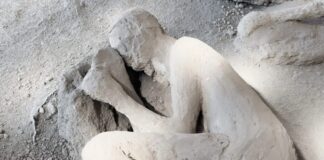 A doctor fled Pompeii with his tools