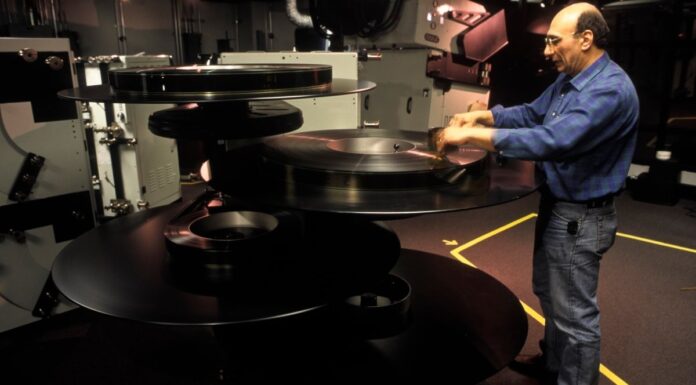 Чому покази у форматі 70mm IMAX – це логістичний кошмар для «Одіссеї» Крістофера Нолана