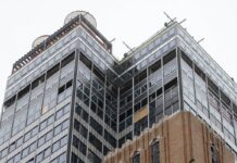 Чому сталеві балки всередині манхеттенського хмарочоса вигинаються? Експерти пояснюють